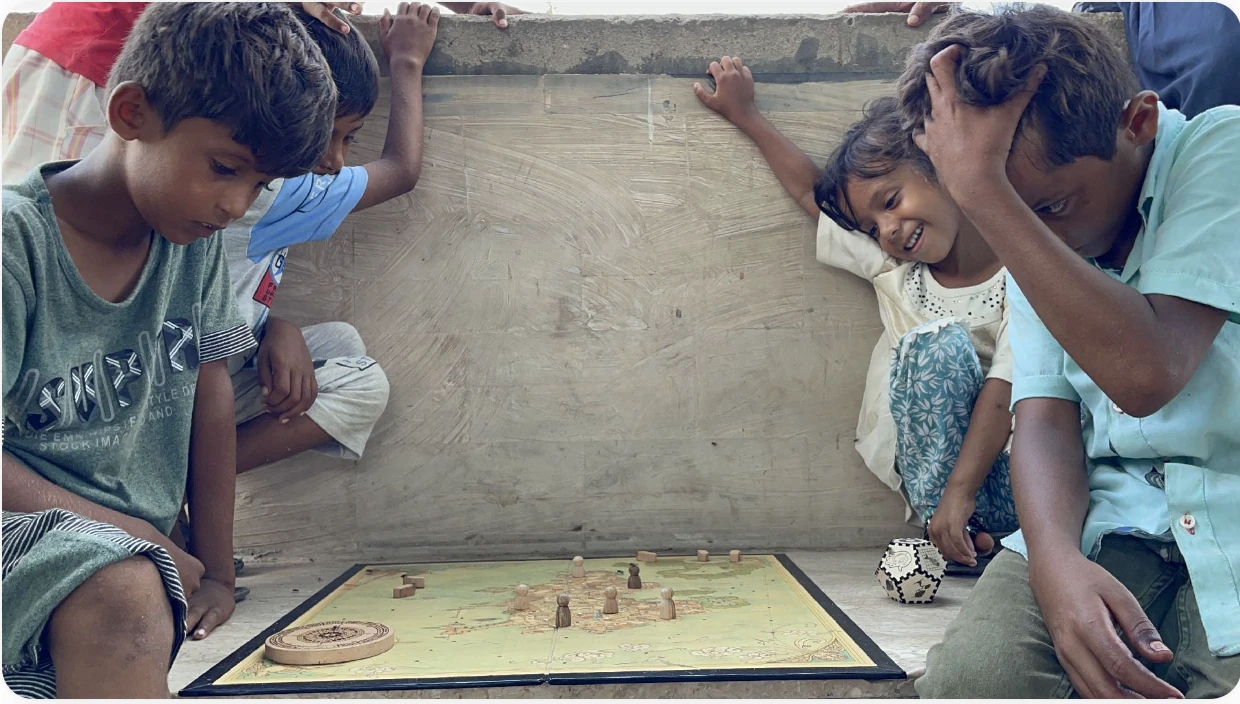 Children playing Machi Wachi